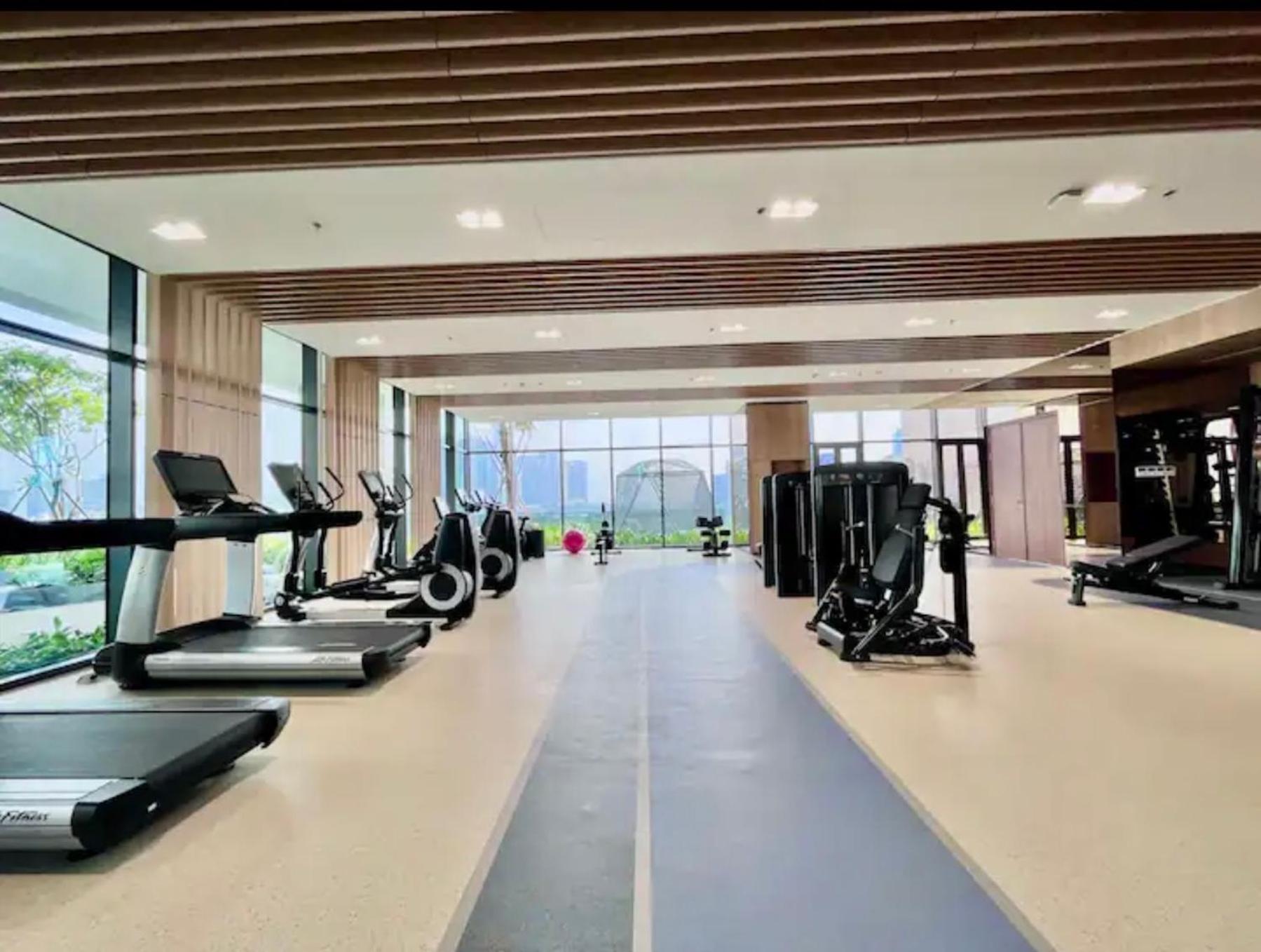 The Metropole -Complex "Opera, Crest, Galleria " -Free Pool-Gym-Sauna Room-Yoga Room Bandar Ho Chi Minh Luaran gambar